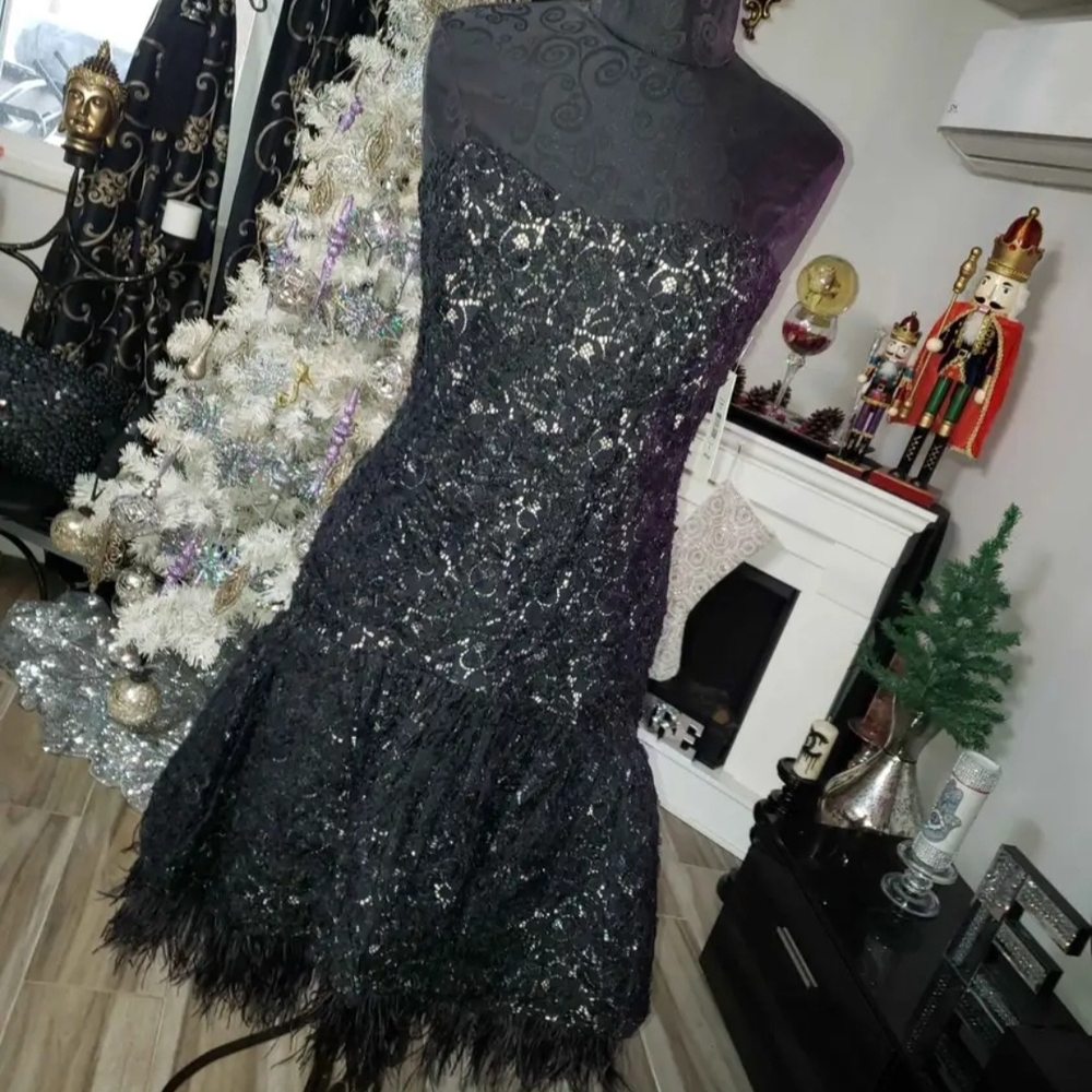 Badgley Mischka Black Strapless Lace Dress
